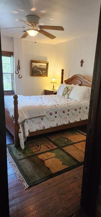Hootie Creek Guest House Talihina Extérieur photo