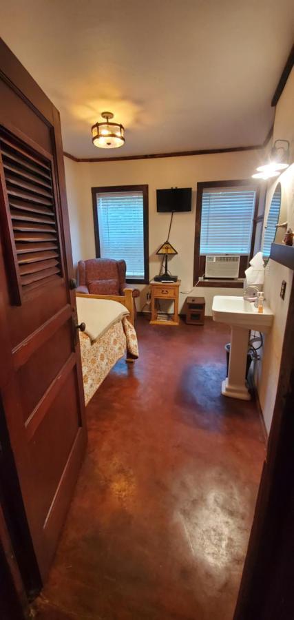 Hootie Creek Guest House Talihina Extérieur photo